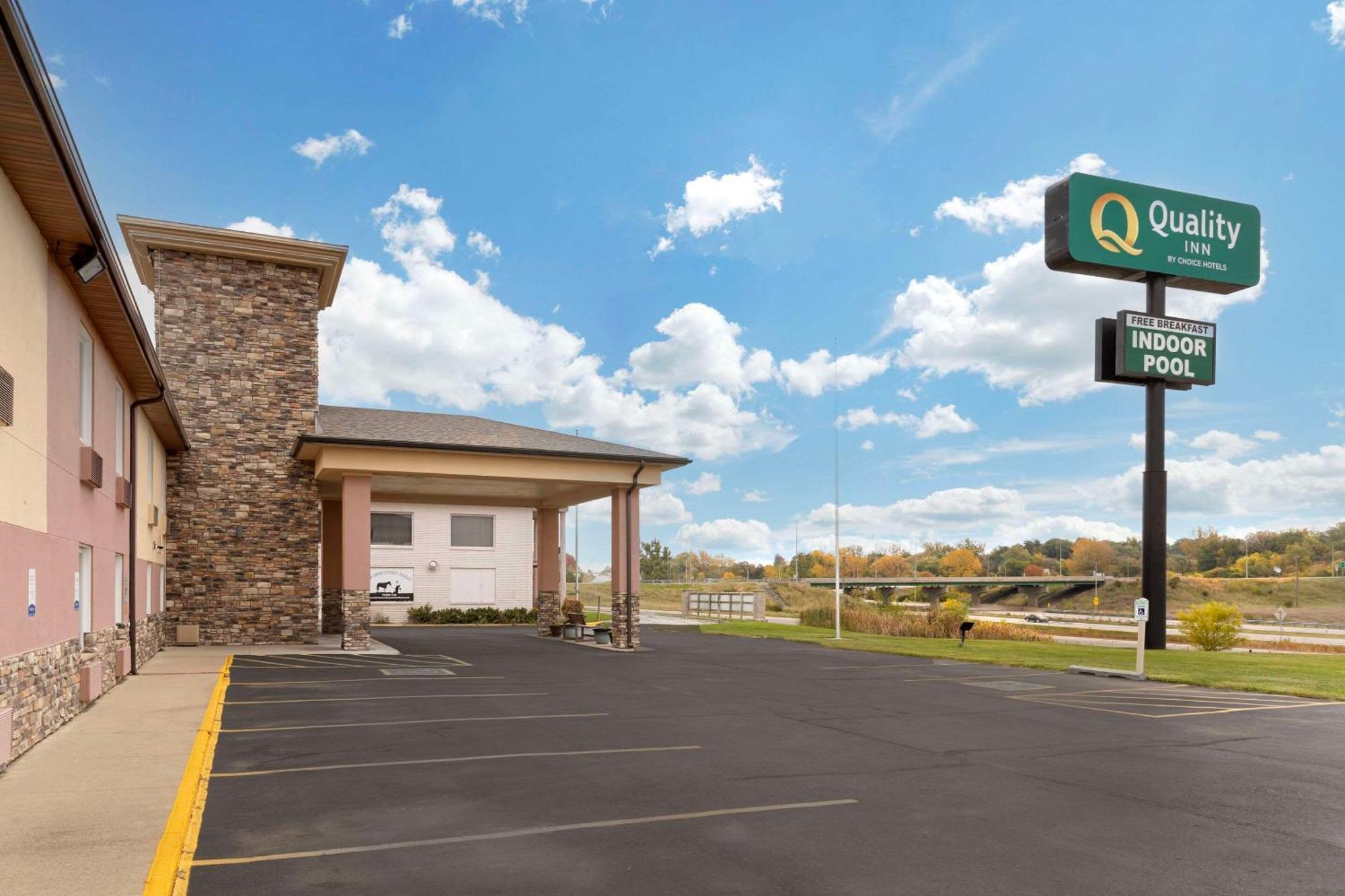 Quality Inn Newton At I-80 Exterior foto