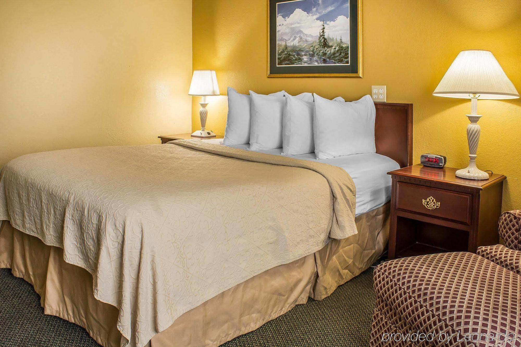 Quality Inn Newton At I-80 Exterior foto